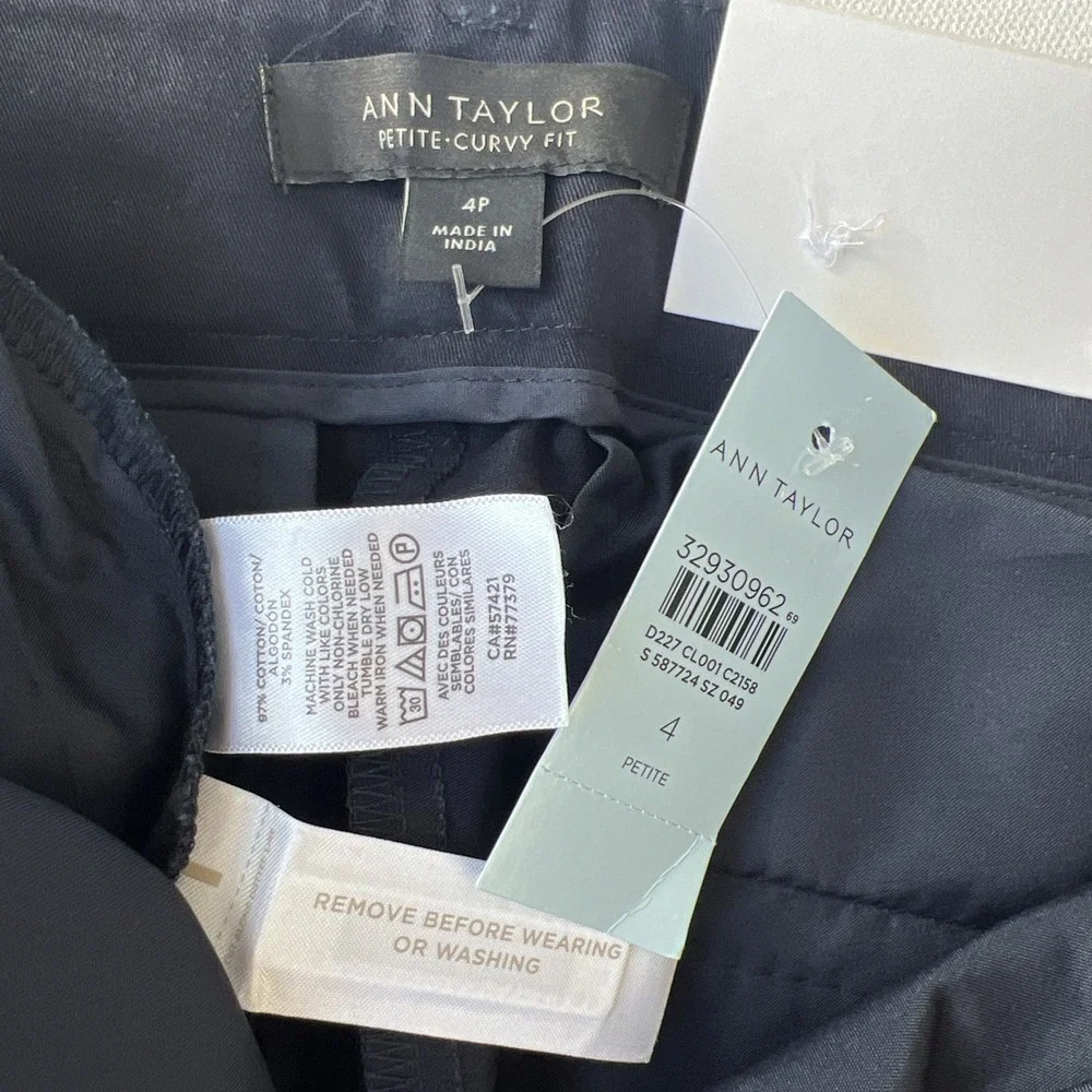 Ann Taylor Shorts Boardwalk Womens 4P Navy Blue Chino Stretch Cotton Petite NWT